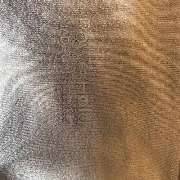 Power hold capris (the inseam is 22 inches) - Picture 4 of 4